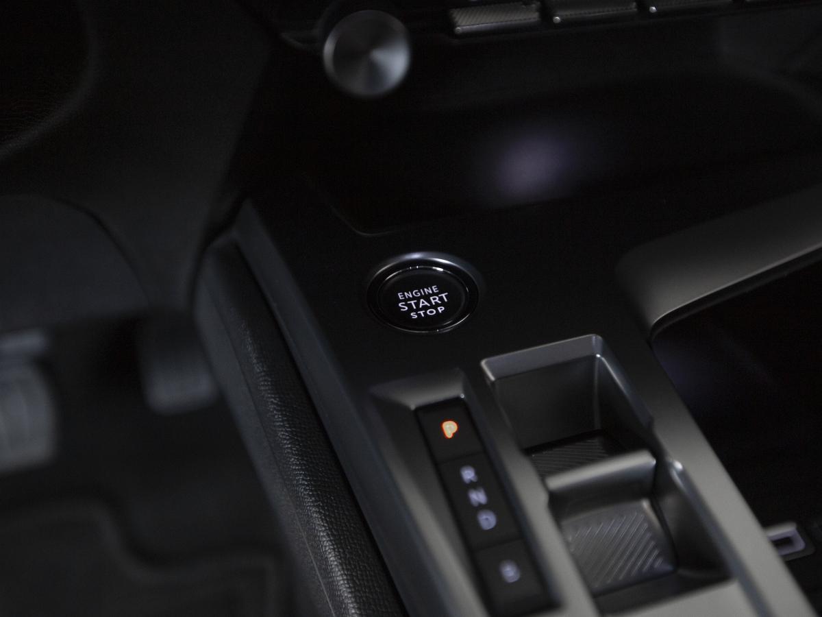 peugeot-308-2023-hibrido-a-gasolina-1598cc