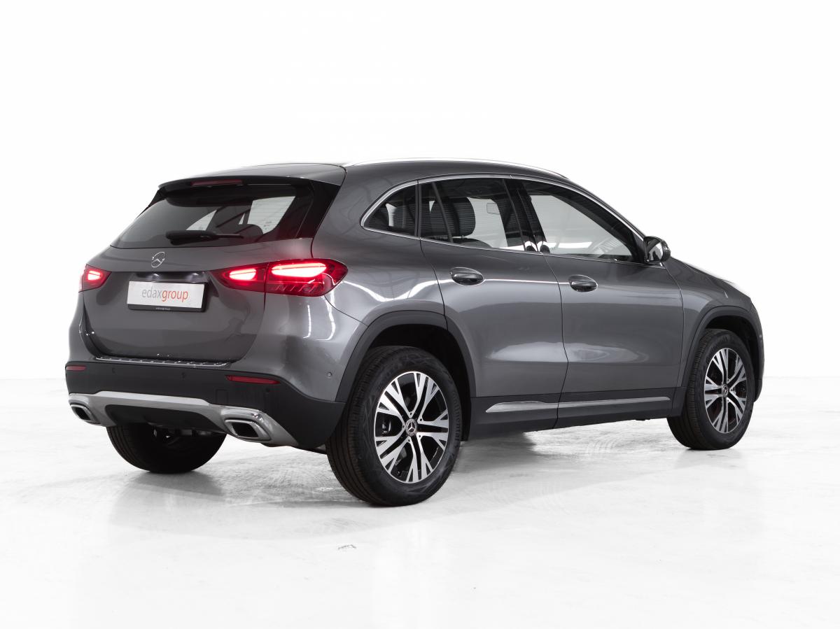 mercedes-benz-gla-2024-gasolina-1332cc