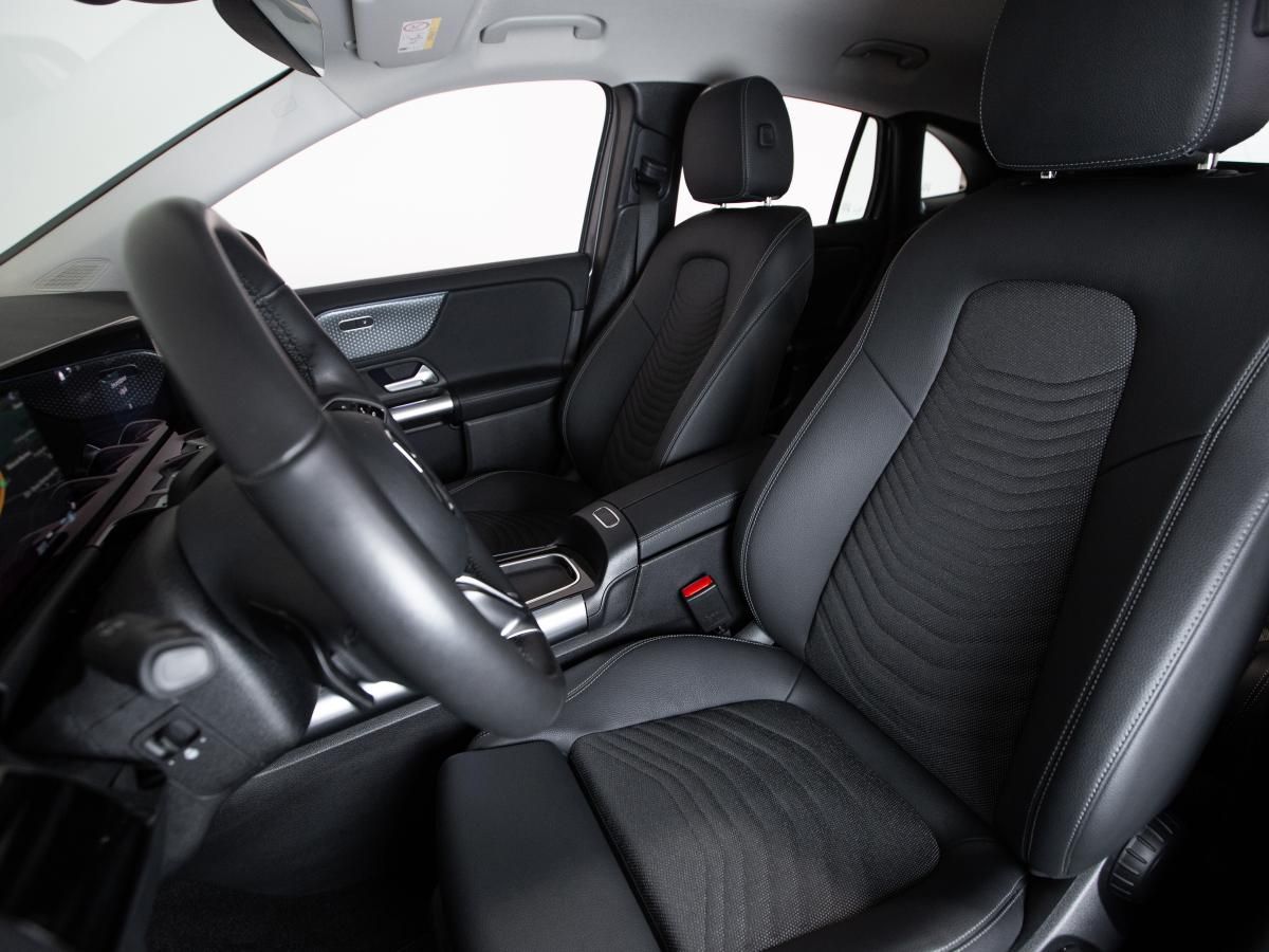 mercedes-benz-gla-2024-gasolina-1332cc