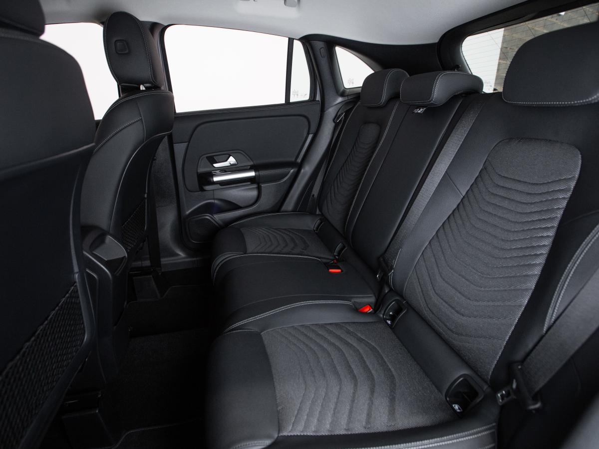 mercedes-benz-gla-2024-gasolina-1332cc