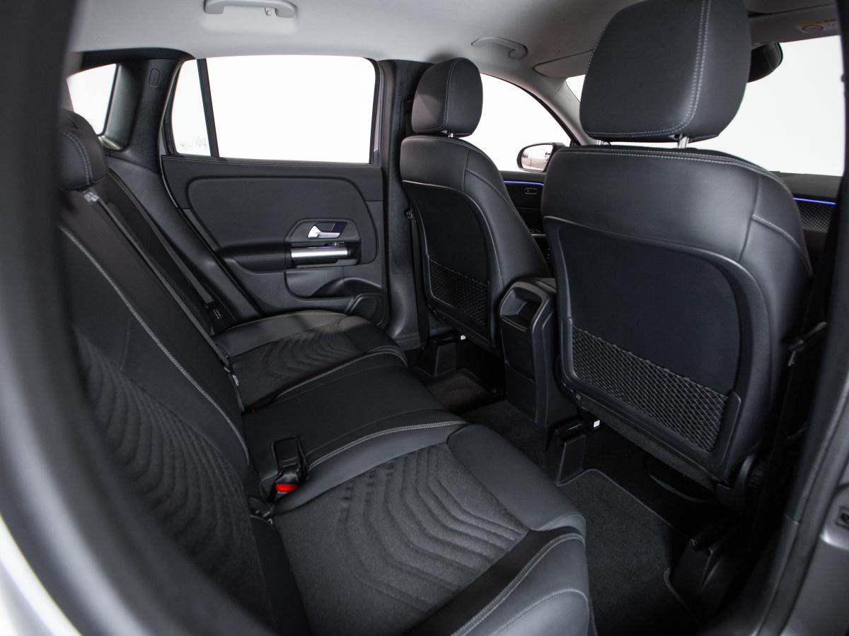 mercedes-benz-gla-2024-gasolina-1332cc