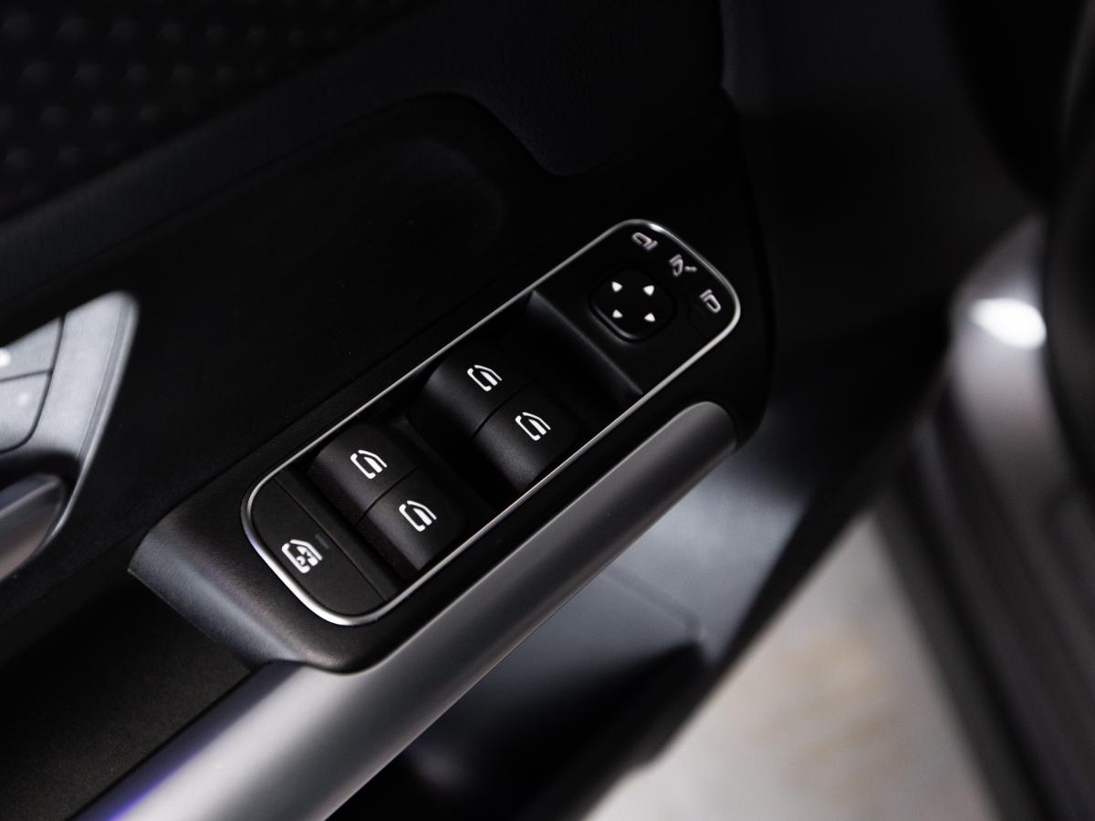mercedes-benz-gla-2024-gasolina-1332cc