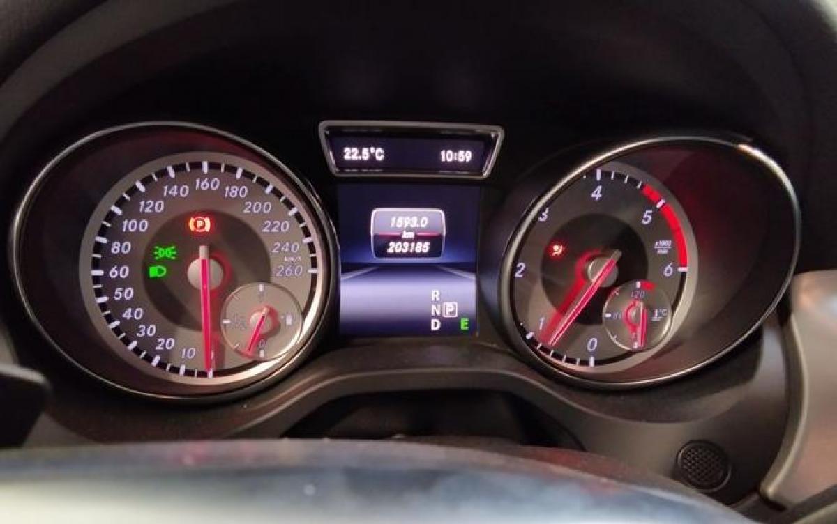 mercedes-benz-gla-2015-diesel-2143cc