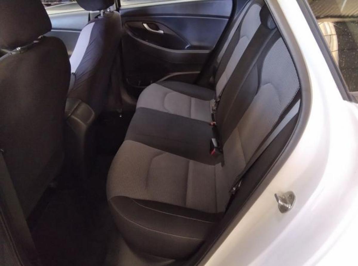 hyundai-i30-sw-2018-diesel-1582cc