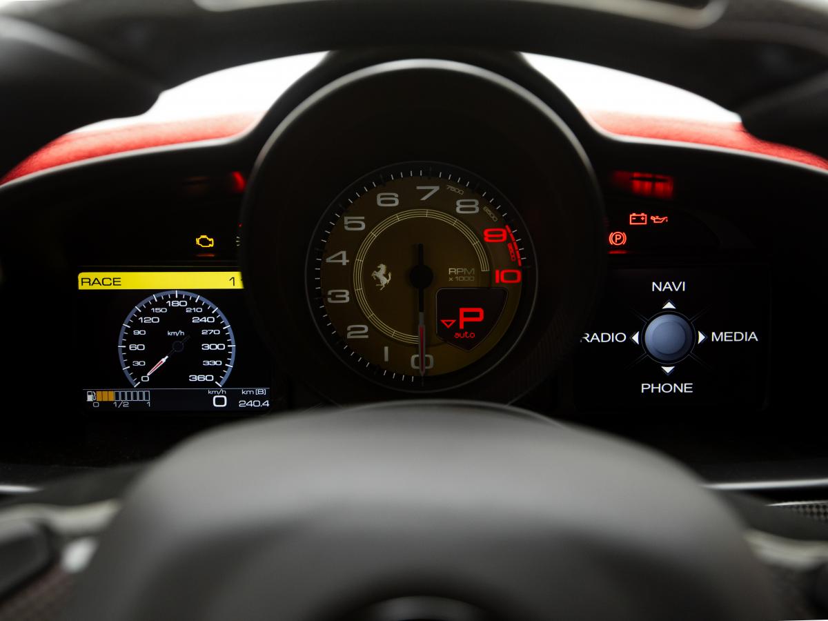 ferrari-458-2014-gasolina-4497cc