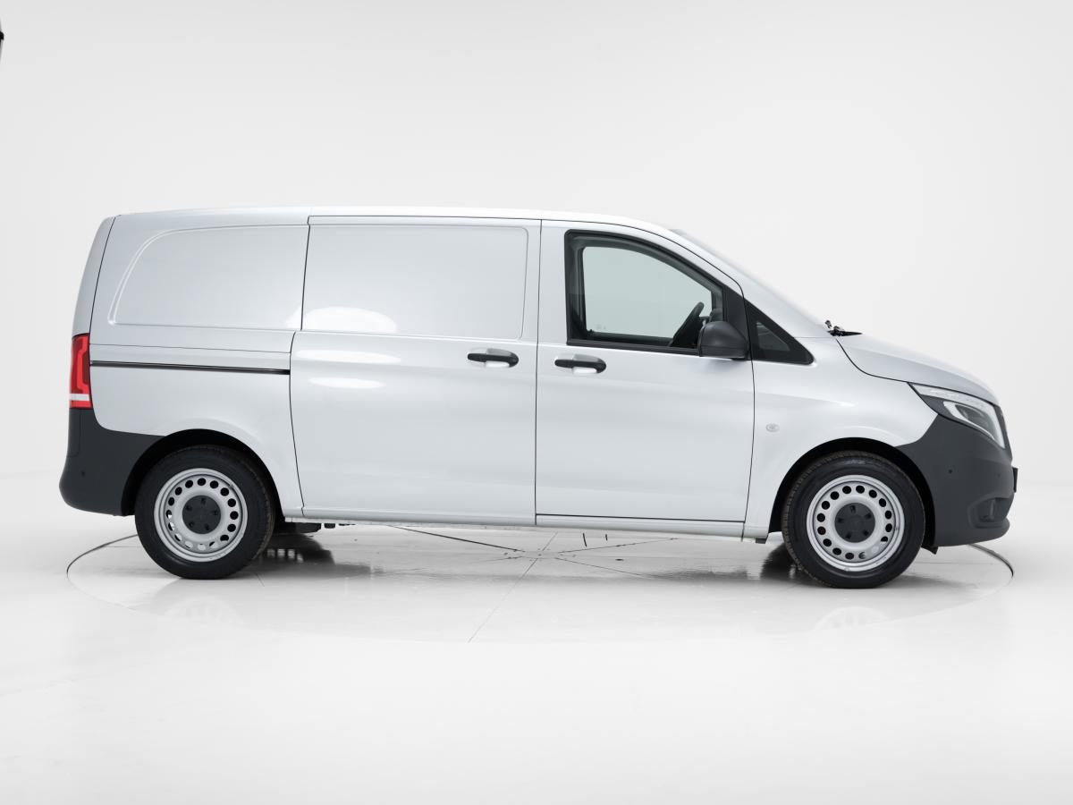 mercedes-benz-vito-2022-diesel-1950cc