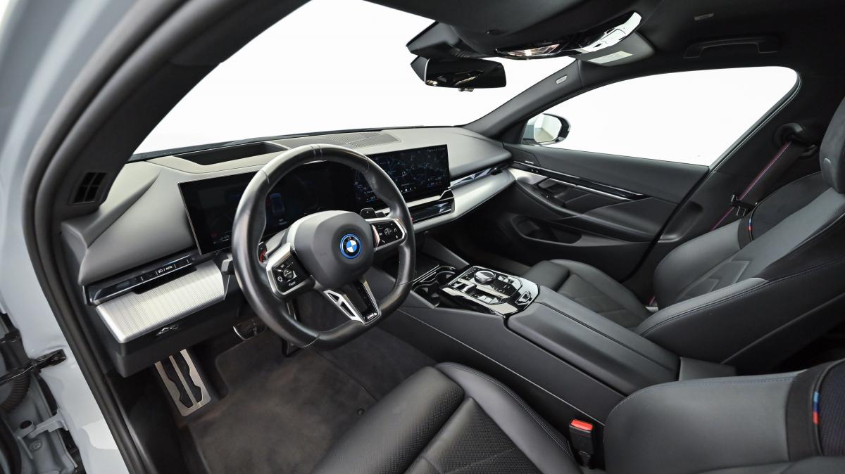 bmw-serie-5-2023-hibrido-a-gasolina-1998cc