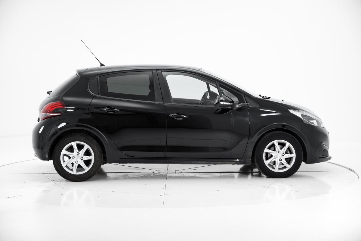 peugeot-208-2016-diesel-1560cc