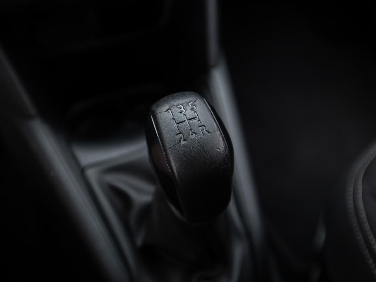 peugeot-208-2016-diesel-1560cc