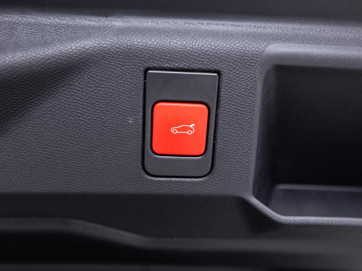 peugeot-e-2008-2024-eletrico-0cc