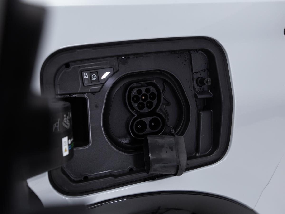 peugeot-e-2008-2024-eletrico-0cc