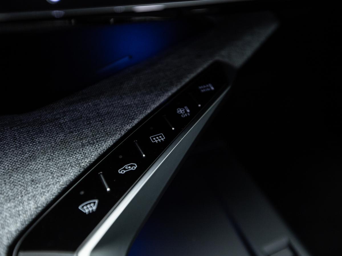 peugeot-e-2008-2024-eletrico-0cc