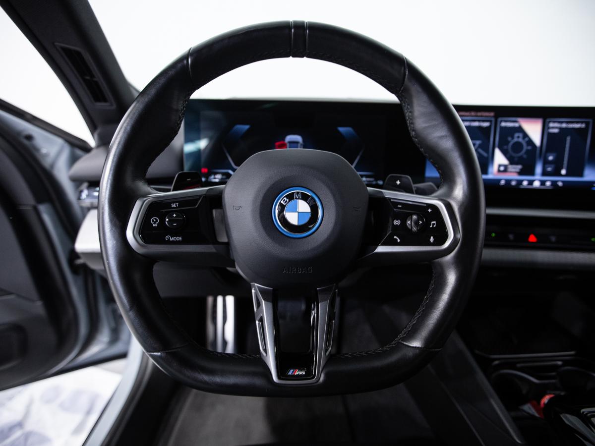 bmw-serie-5-2023-hibrido-a-gasolina-1998cc