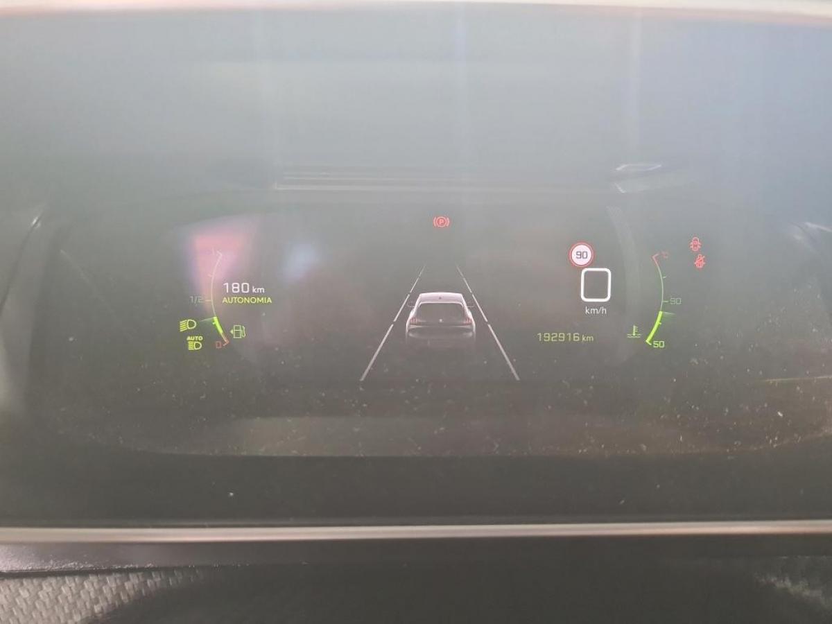 peugeot-208-2022-diesel-1499cc
