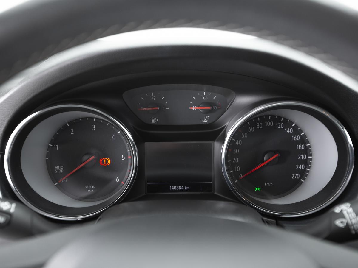 opel-astra-2021-diesel-1496cc