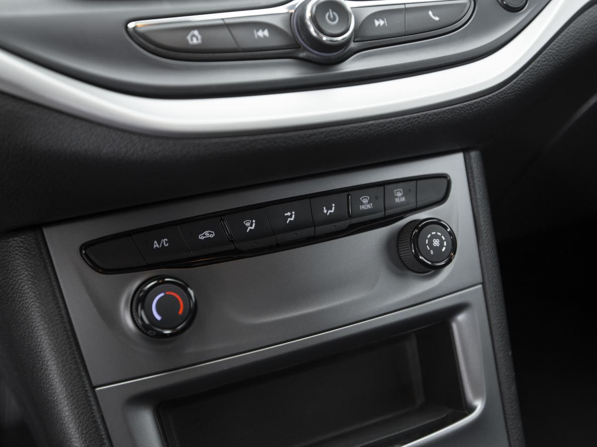 opel-astra-2021-diesel-1496cc