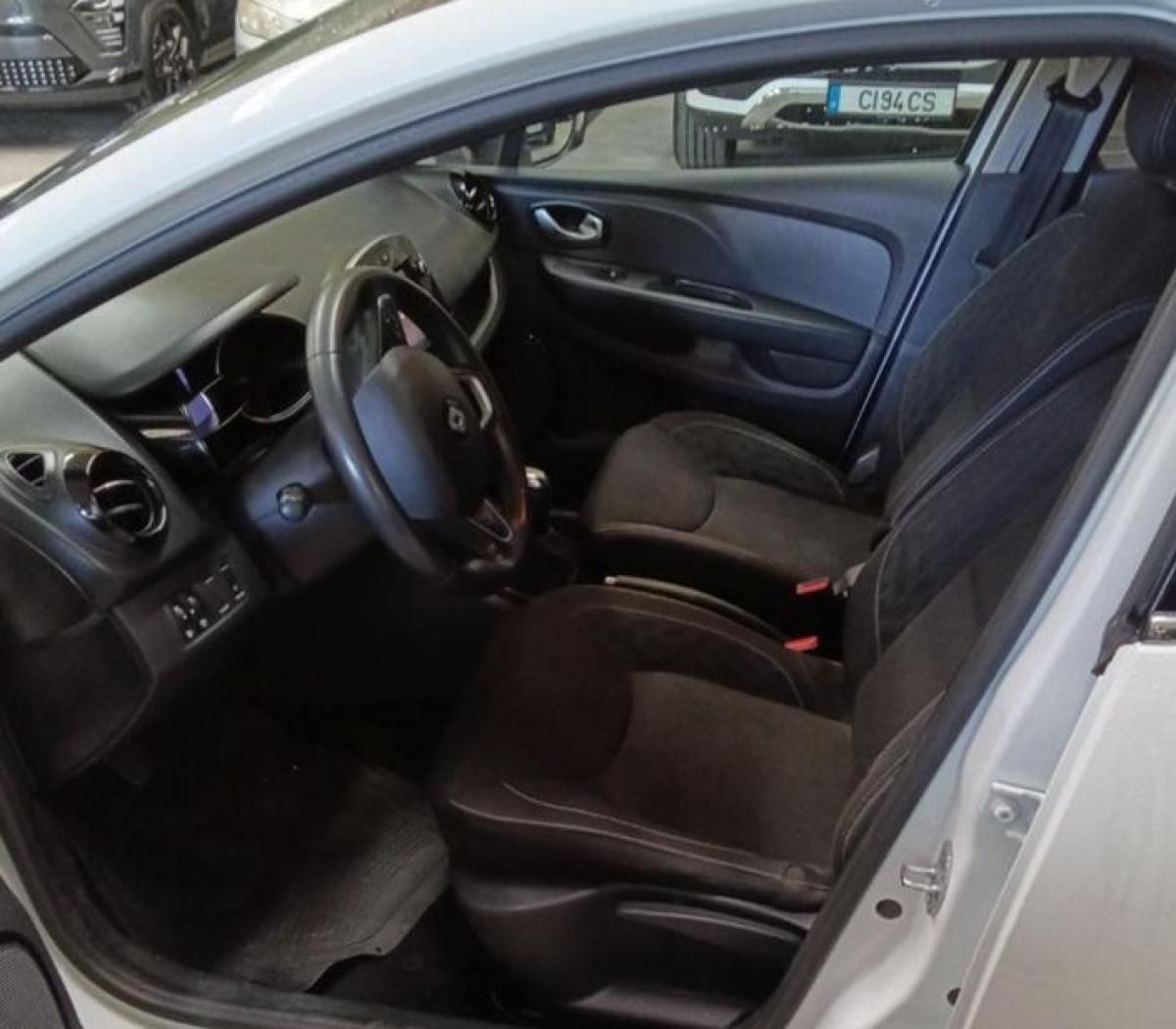 renault-clio-sport-tourer-2018-diesel-1461cc