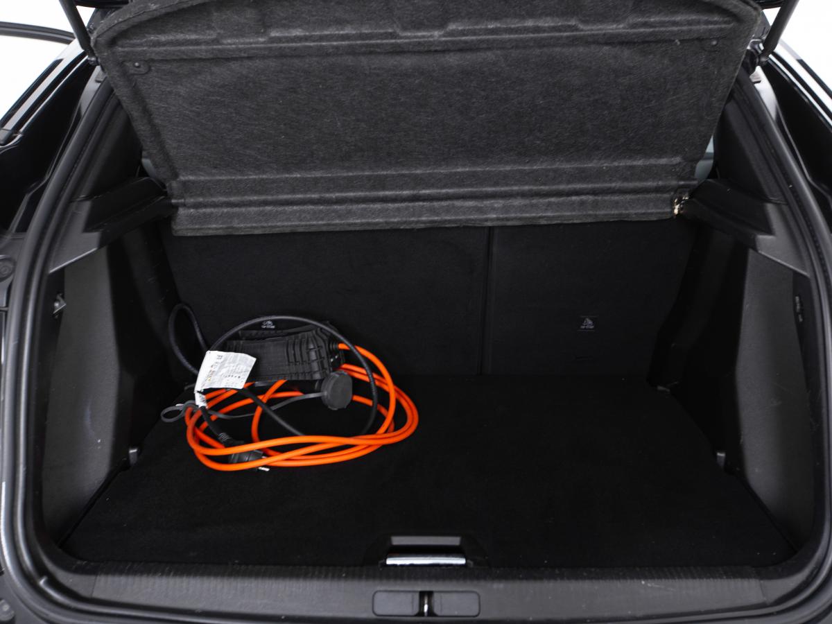 peugeot-e-2008-2021-eletrico-0cc