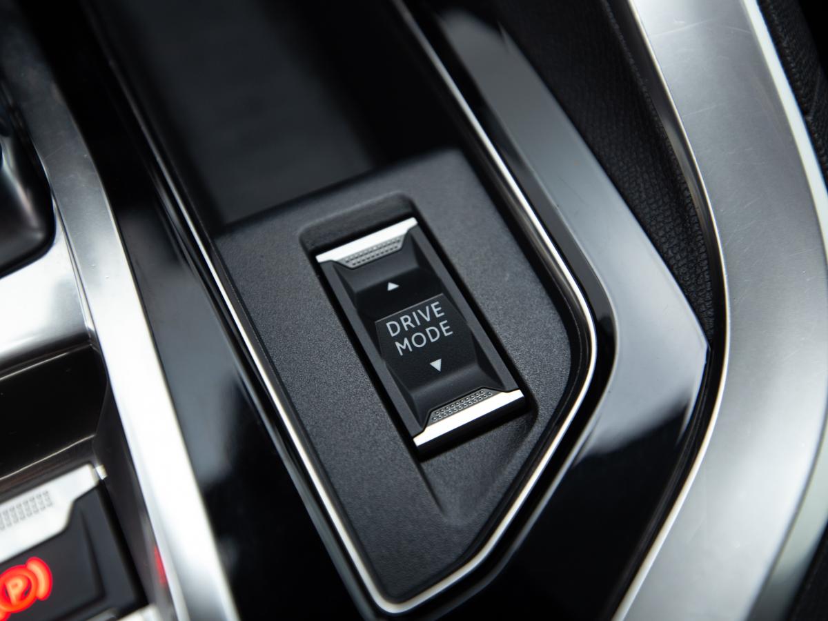 peugeot-5008-2022-gasolina-1199cc
