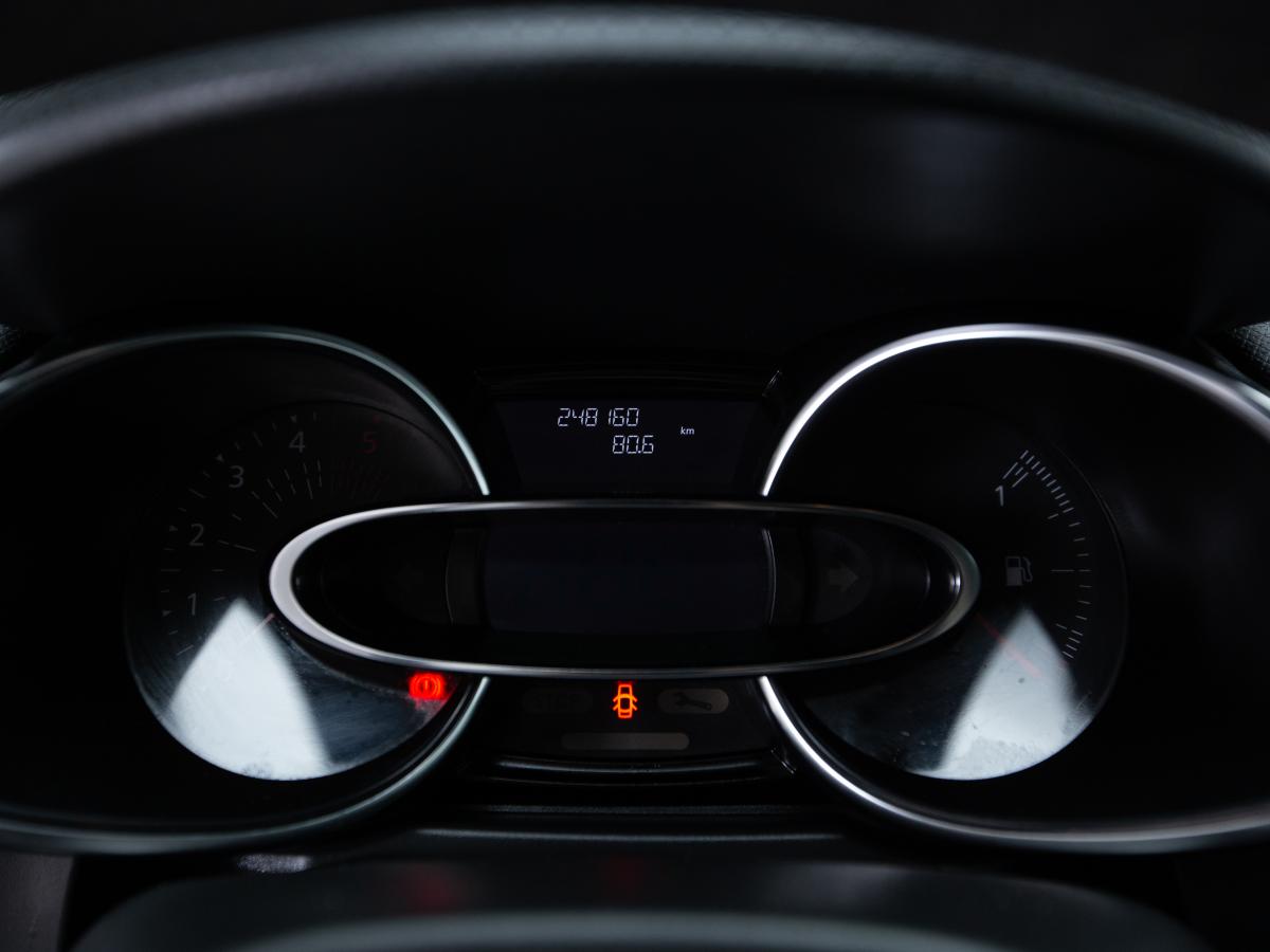 renault-clio-sport-tourer-2018-diesel-1461cc