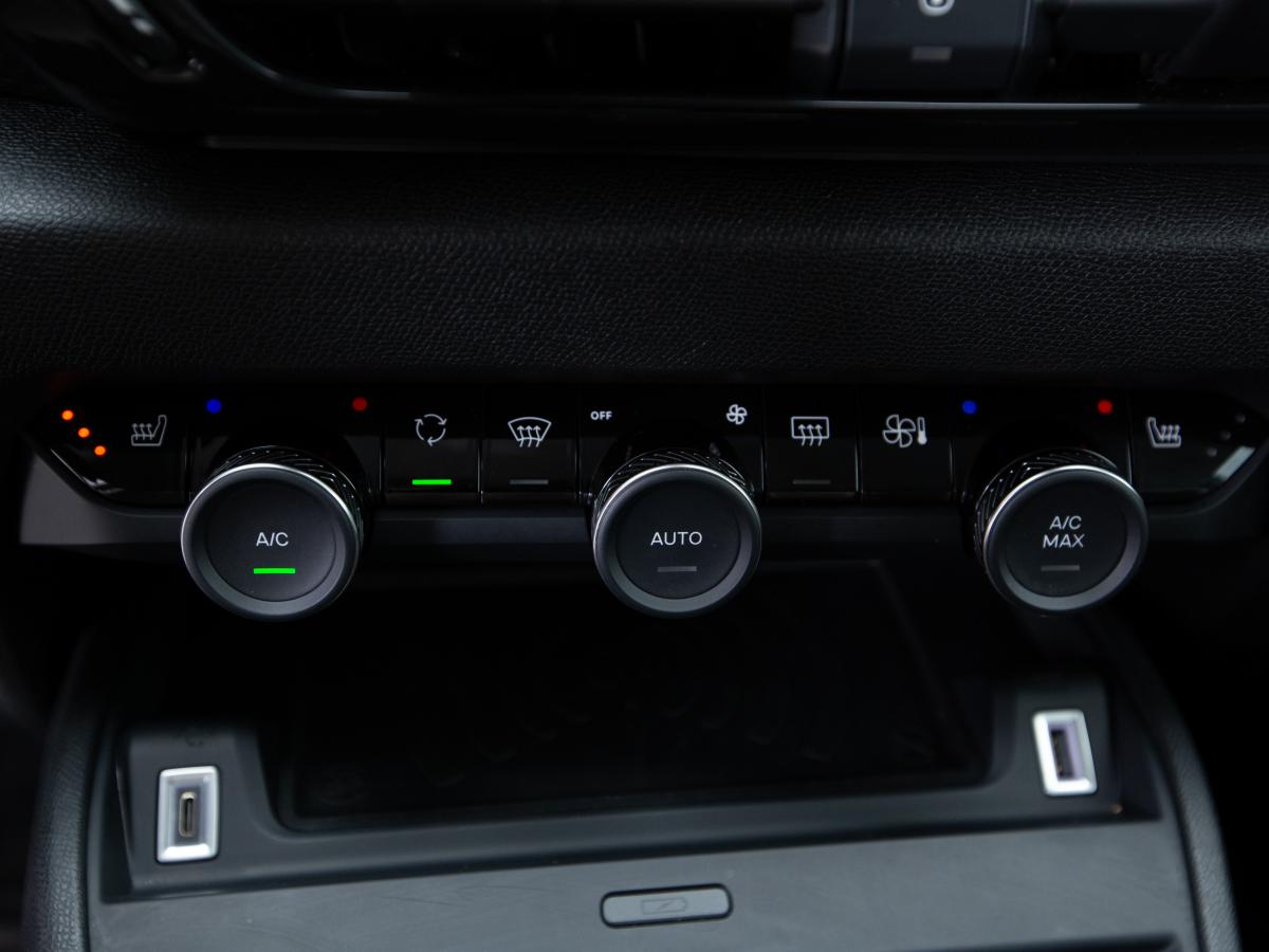 citroen-e-c4-2024-eletrico-0cc