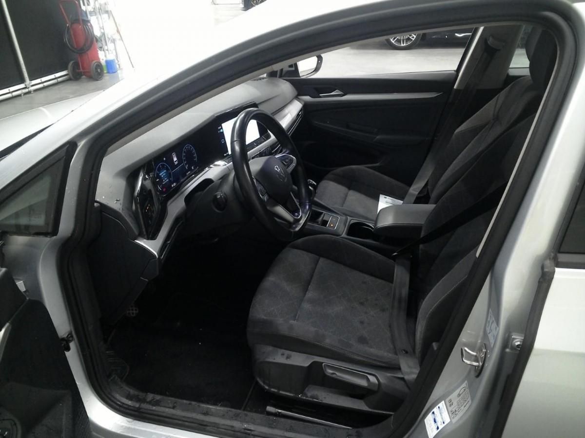 volkswagen-golf-variant-2024-diesel-1968cc