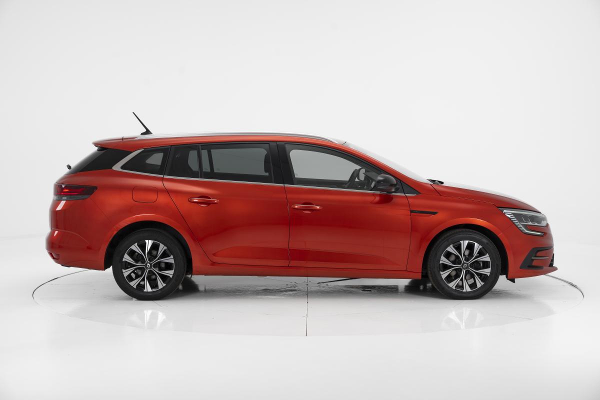 renault-megane-sport-tourer-2023-diesel-1461cc