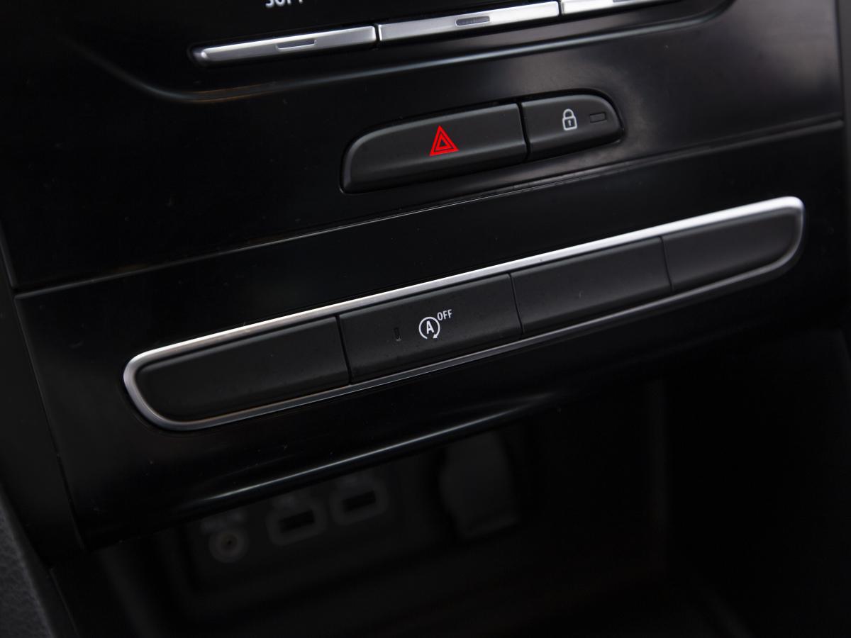 renault-megane-sport-tourer-2023-diesel-1461cc