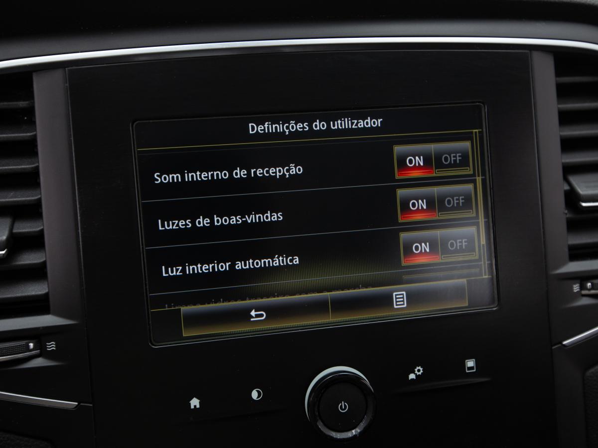 renault-megane-sport-tourer-2018-diesel-1461cc