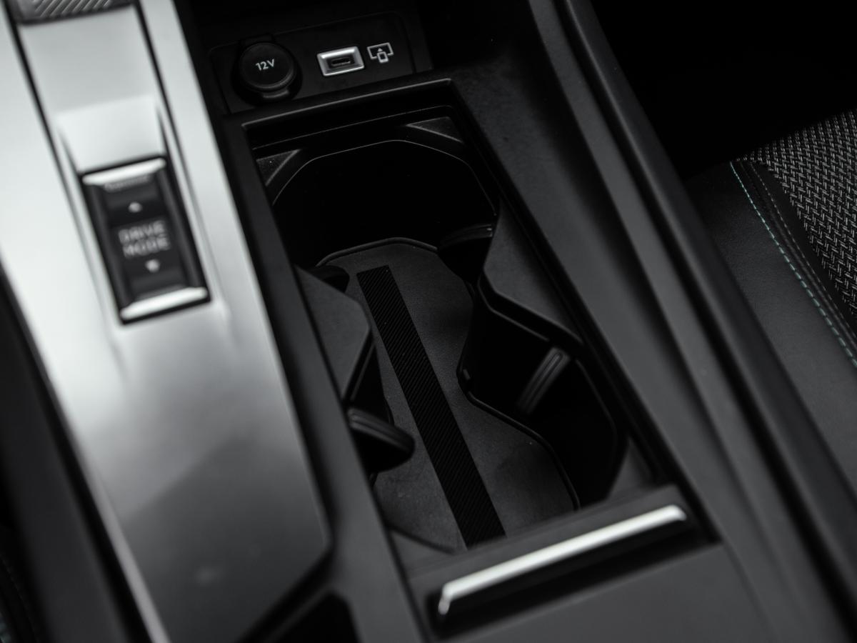 peugeot-308-2022-diesel-1499cc