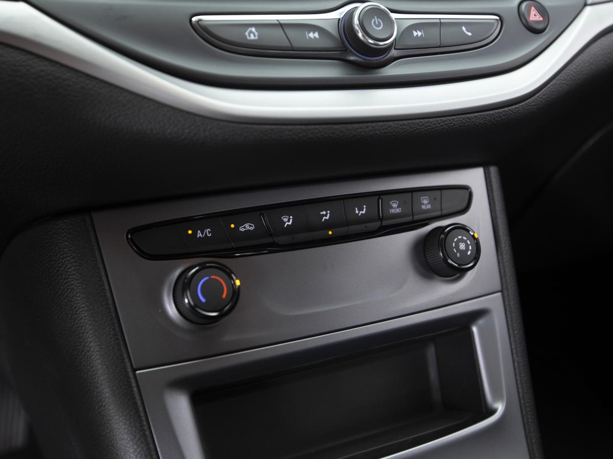 opel-astra-sport-tourer-2022-diesel-1496cc