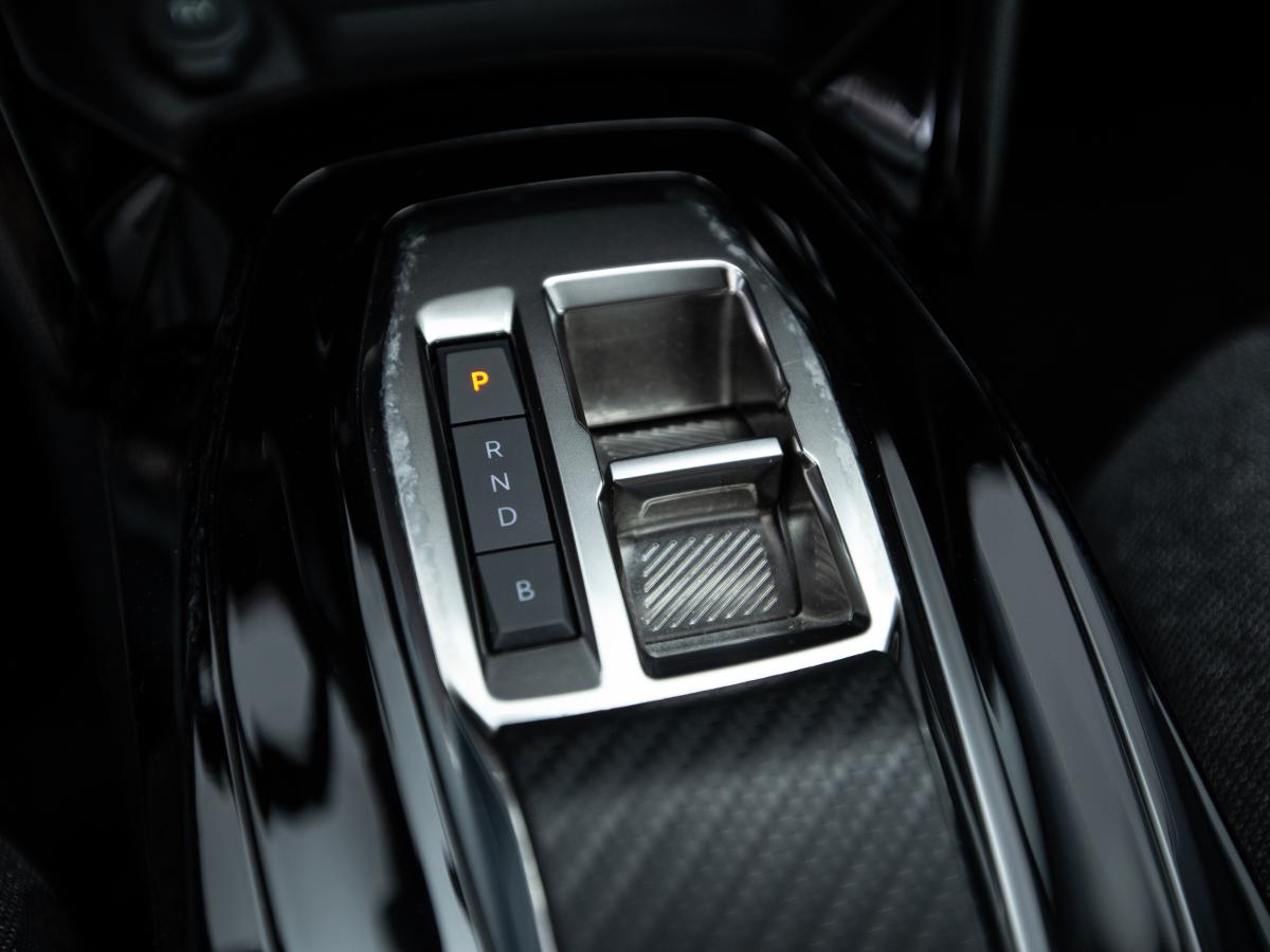 peugeot-e-2008-2022-eletrico-0cc