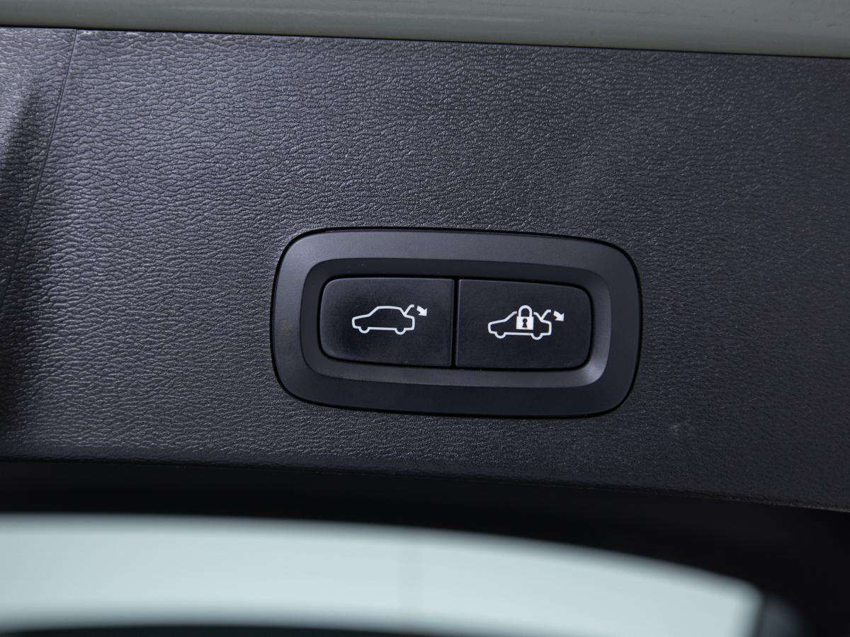 volvo-xc40-2022-eletrico-0cc