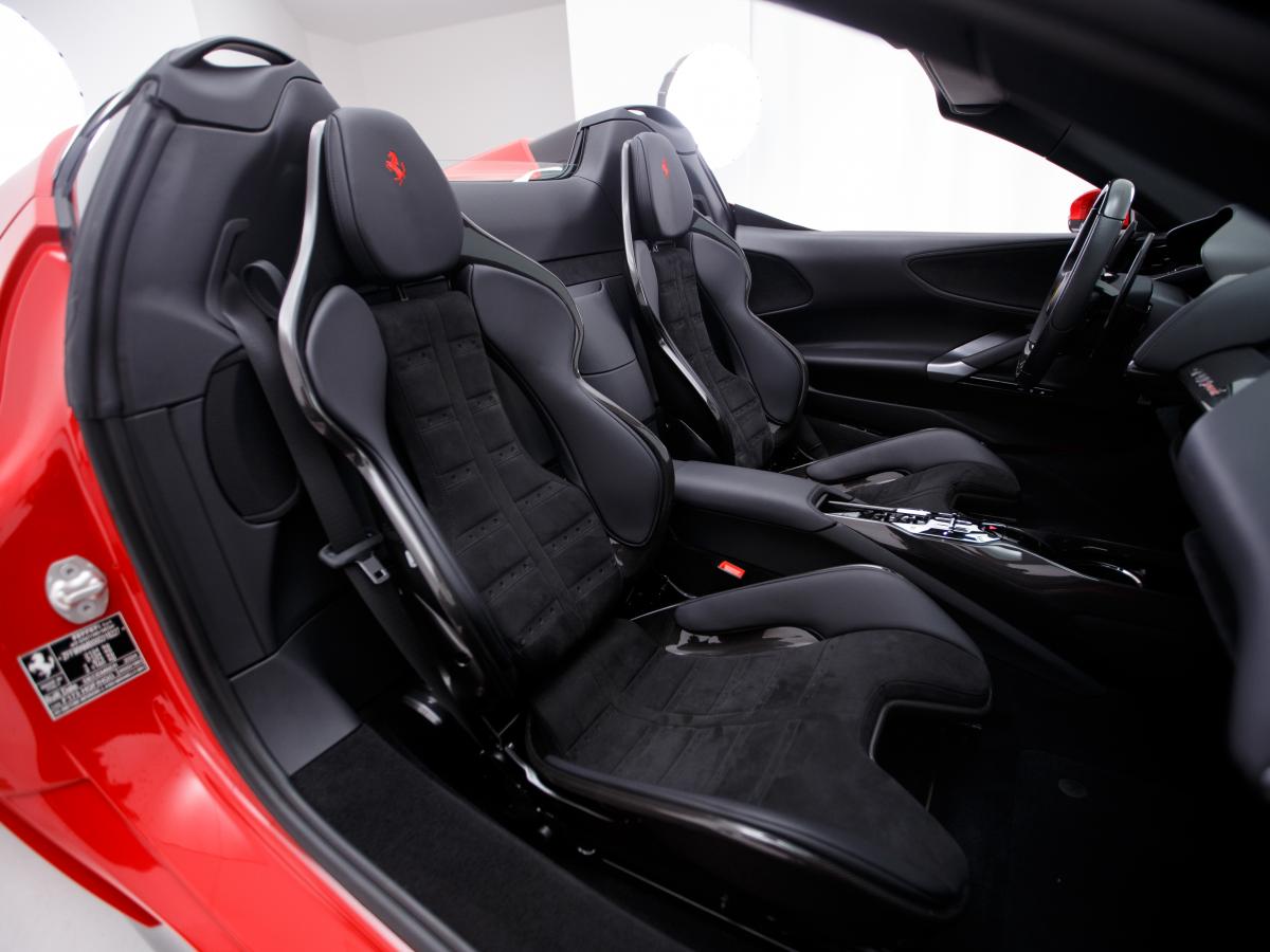 ferrari-sf90-2025-hibrido-a-gasolina-3990cc