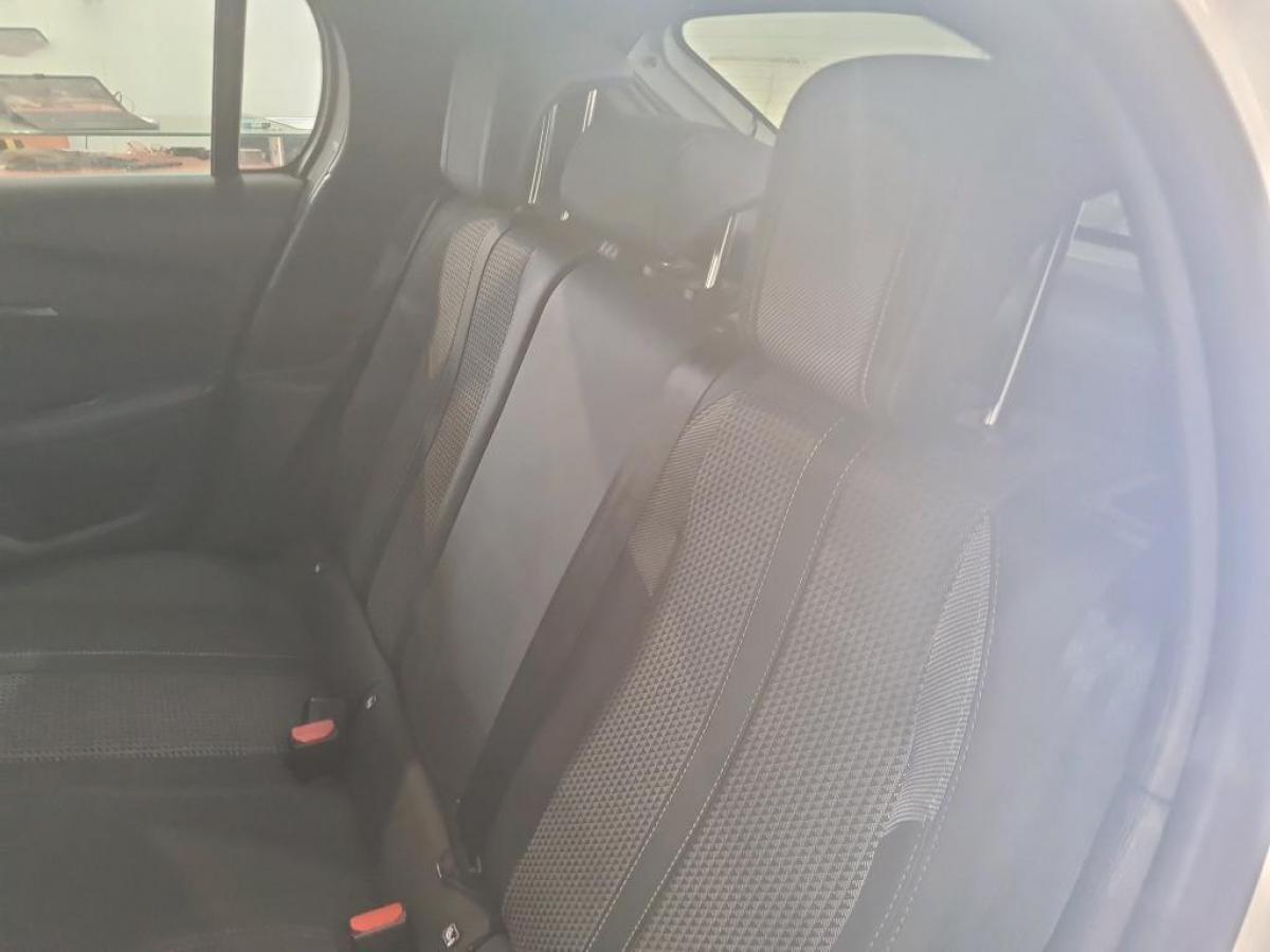 peugeot-208-2022-diesel-1499cc