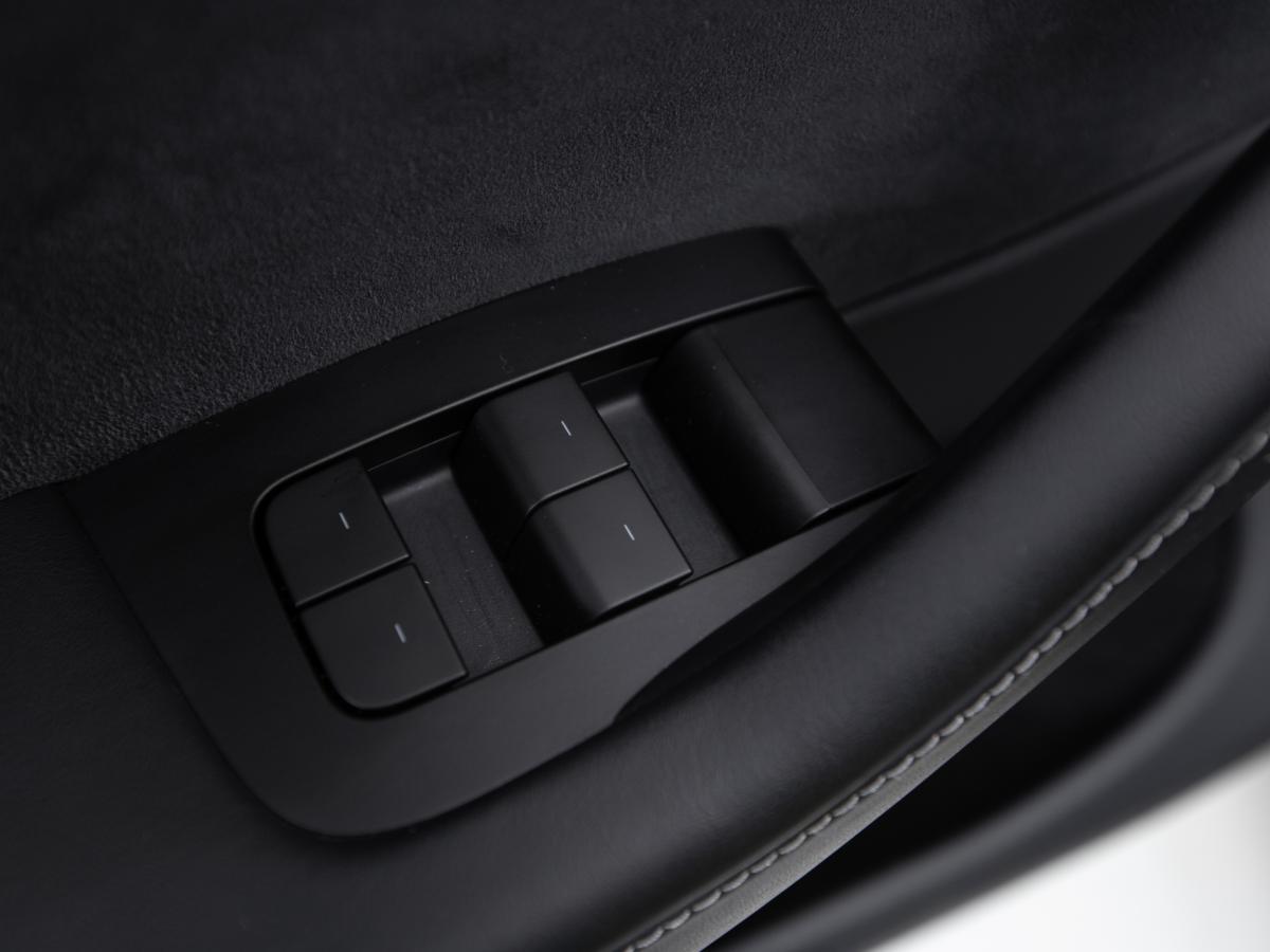 tesla-model-y-2023-eletrico-0cc