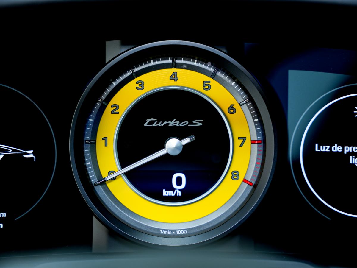 porsche-992-2022-gasolina-3745cc