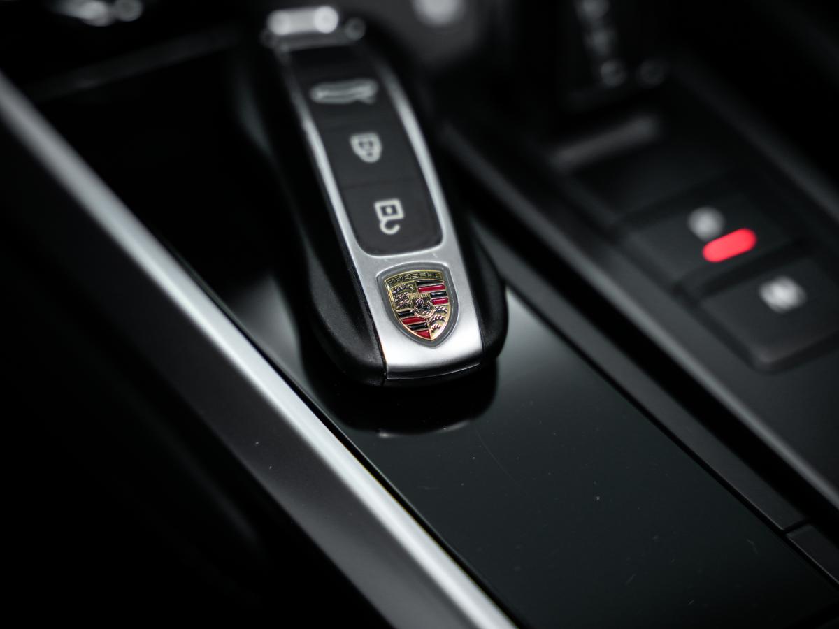 porsche-992-2022-gasolina-3745cc