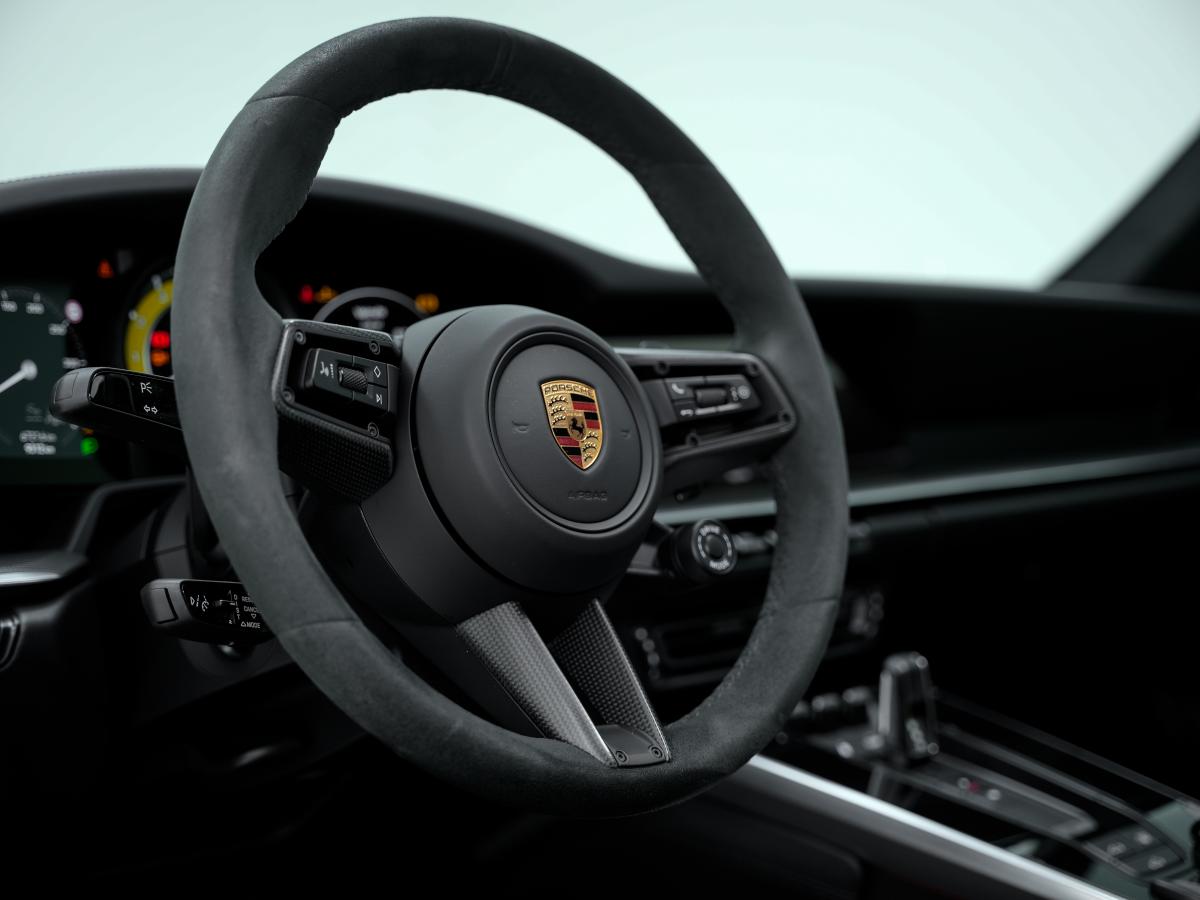 porsche-992-2022-gasolina-3745cc