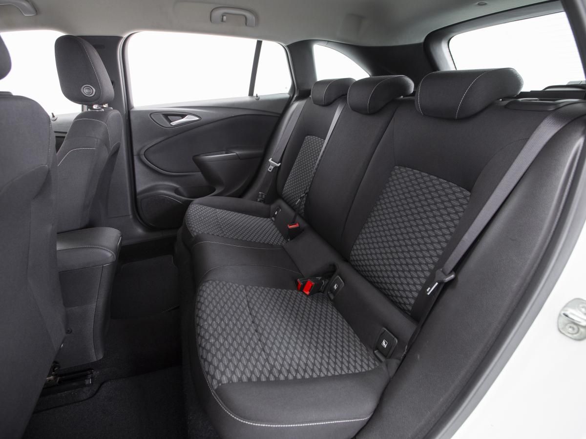 opel-astra-sport-tourer-2020-diesel-1496cc