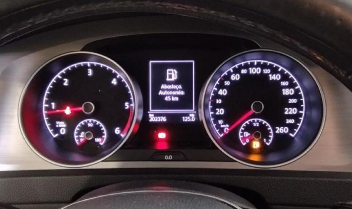 volkswagen-golf-variant-2015-diesel-1598cc