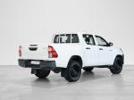 toyota-hilux-2019-diesel-2393cc