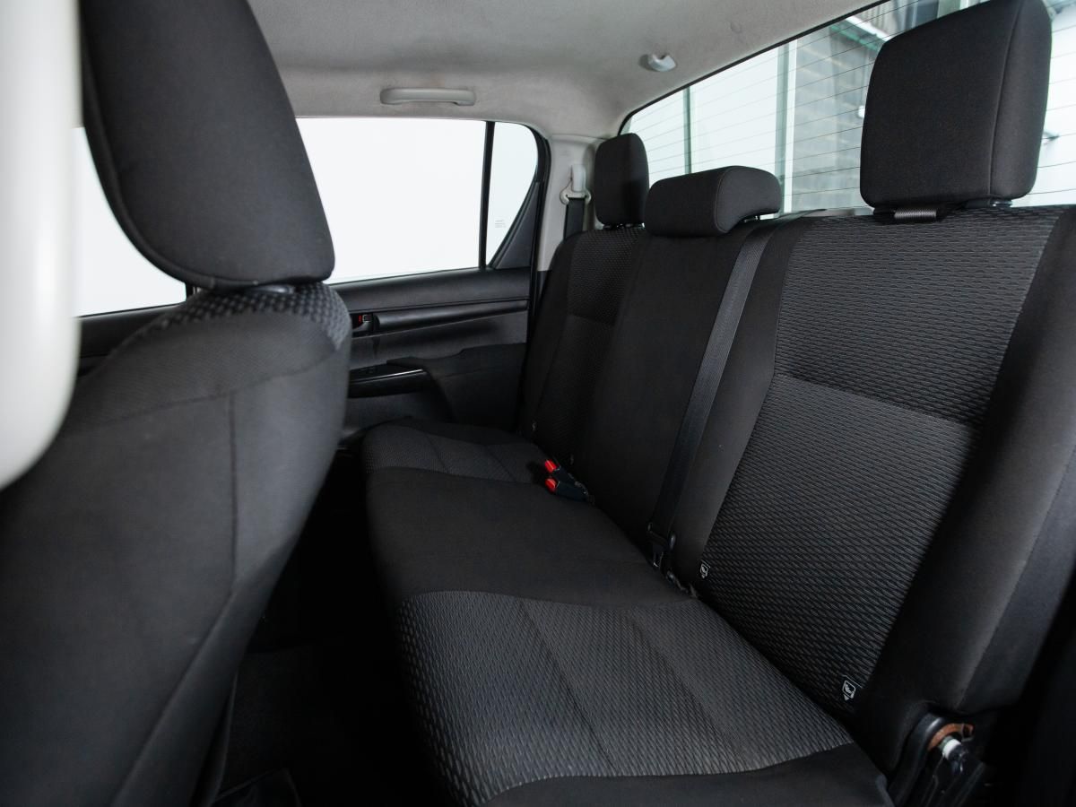toyota-hilux-2019-diesel-2393cc