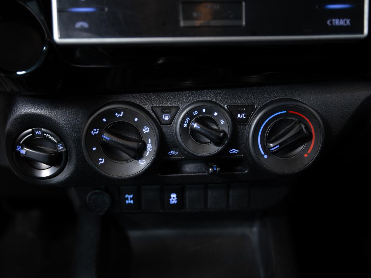 toyota-hilux-2019-diesel-2393cc