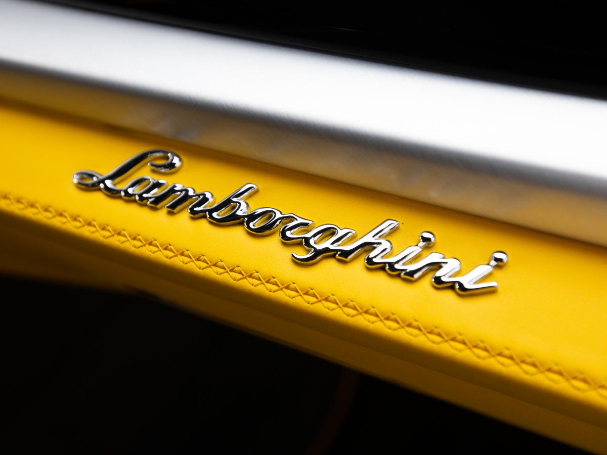 lamborghini-urus-2026-hibrido-a-gasolina-3996cc