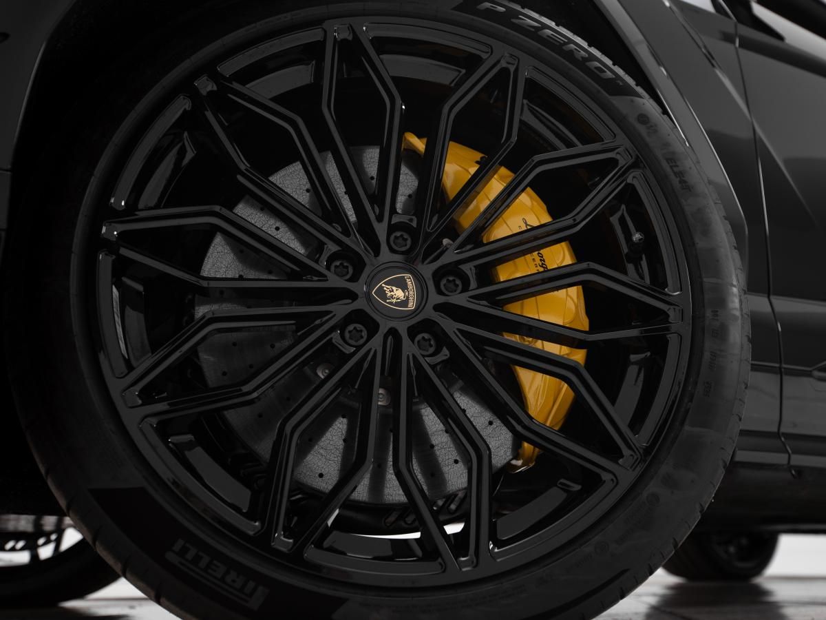 lamborghini-urus-2026-hibrido-a-gasolina-3996cc
