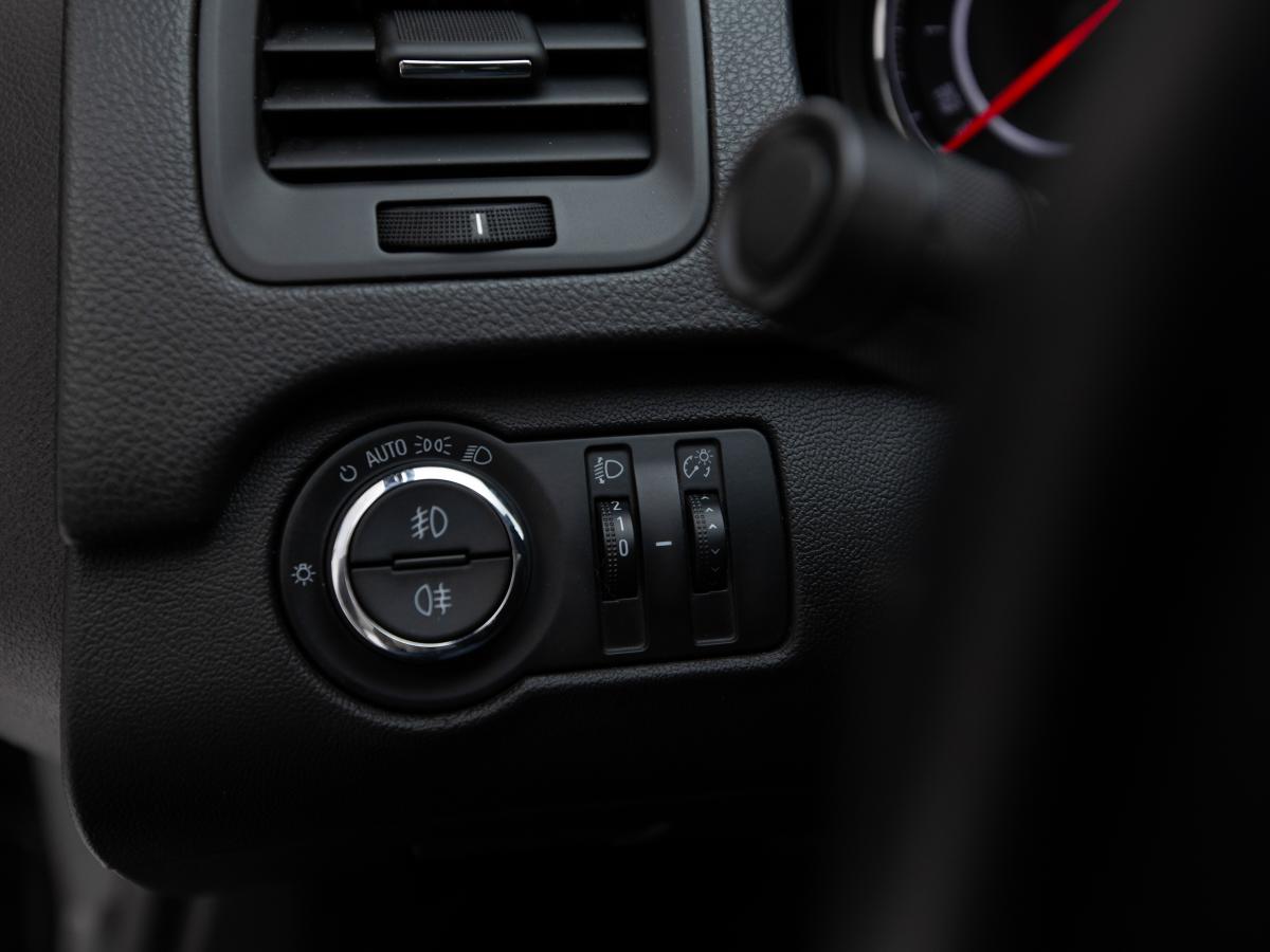 opel-insignia-sports-tourer-2014-diesel-1956cc