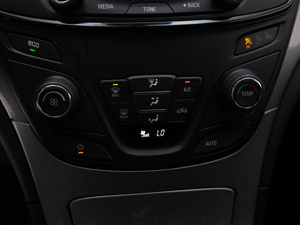 opel-insignia-sports-tourer-2014-diesel-1956cc