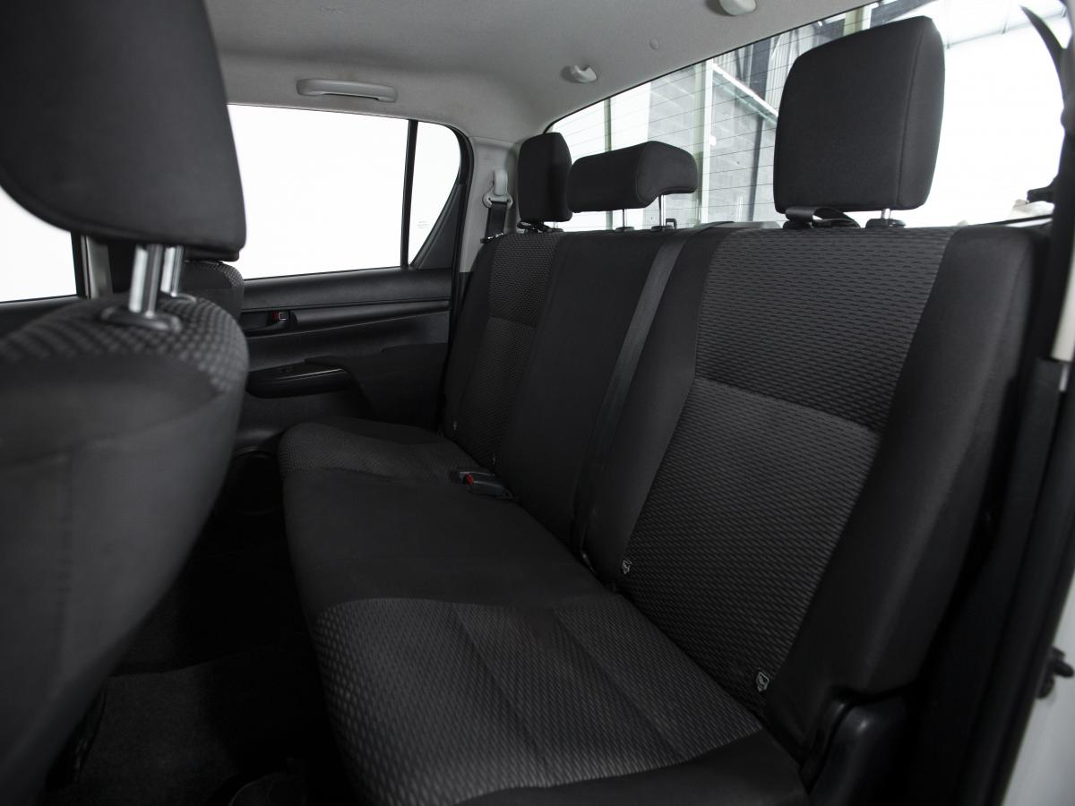toyota-hilux-2018-diesel-2393cc