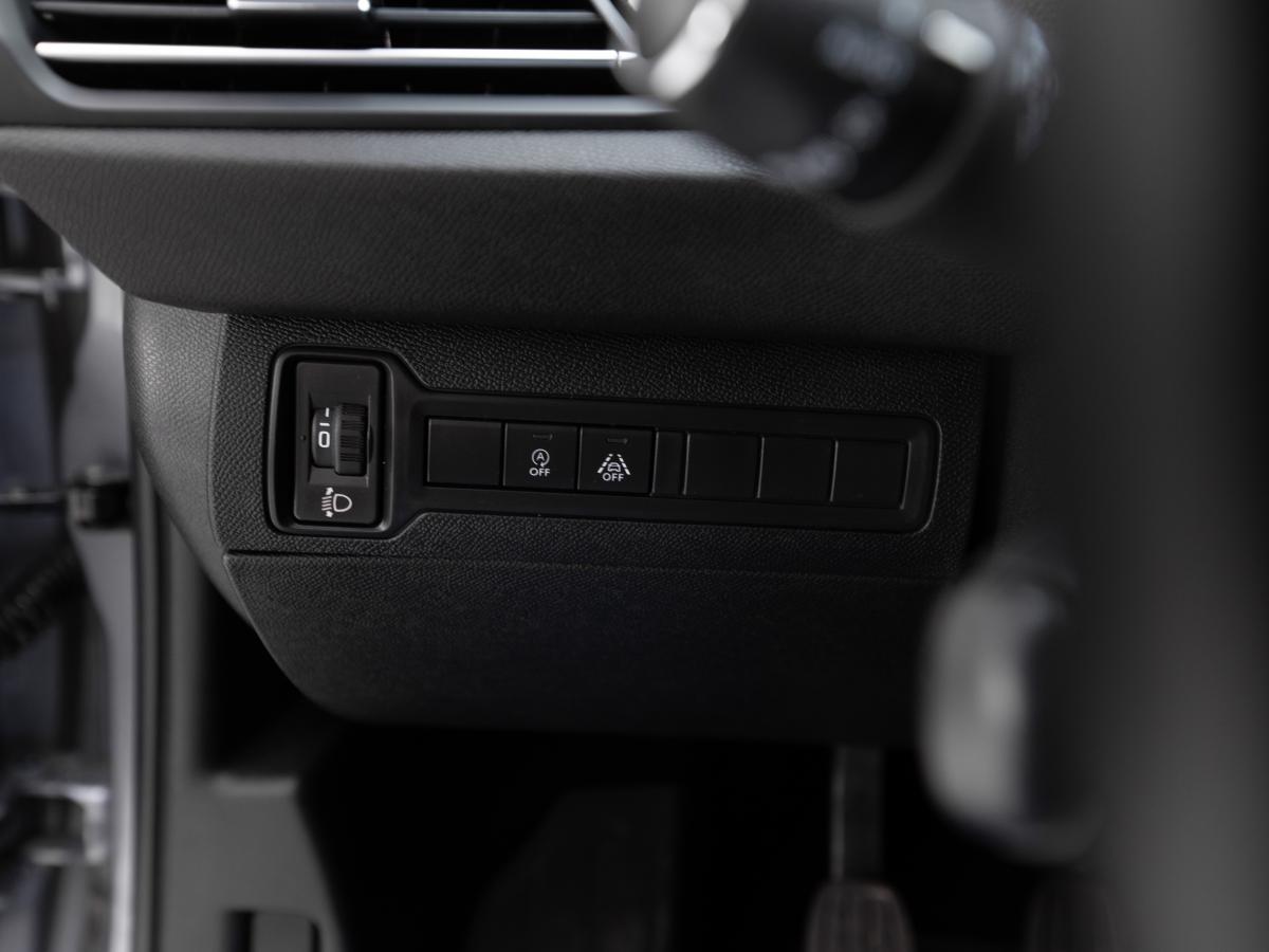 peugeot-308-sw-2021-diesel-1499cc